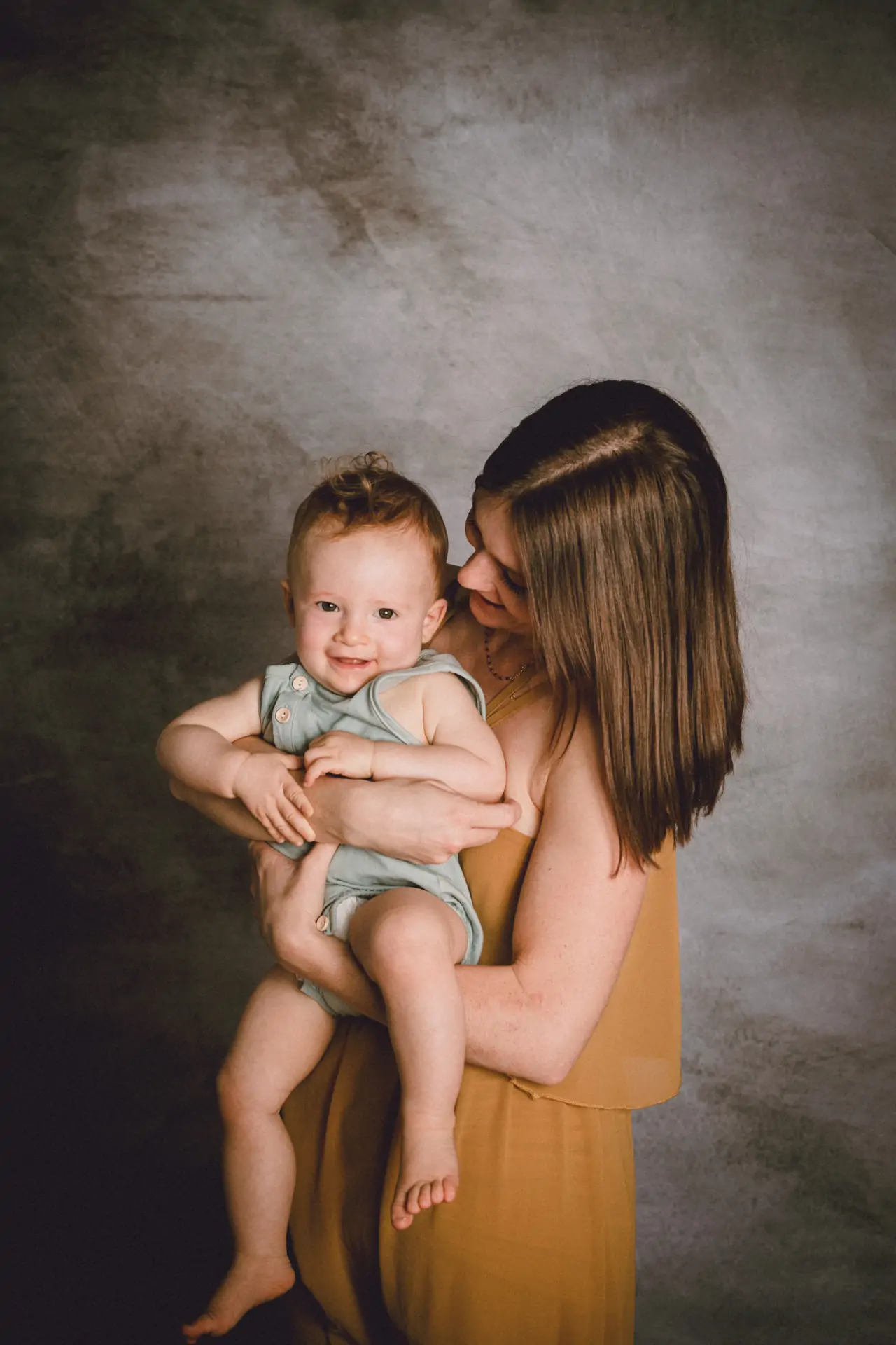 maman bambin calin studio mademoiselle r monsieur p photographe annonay ardeche
