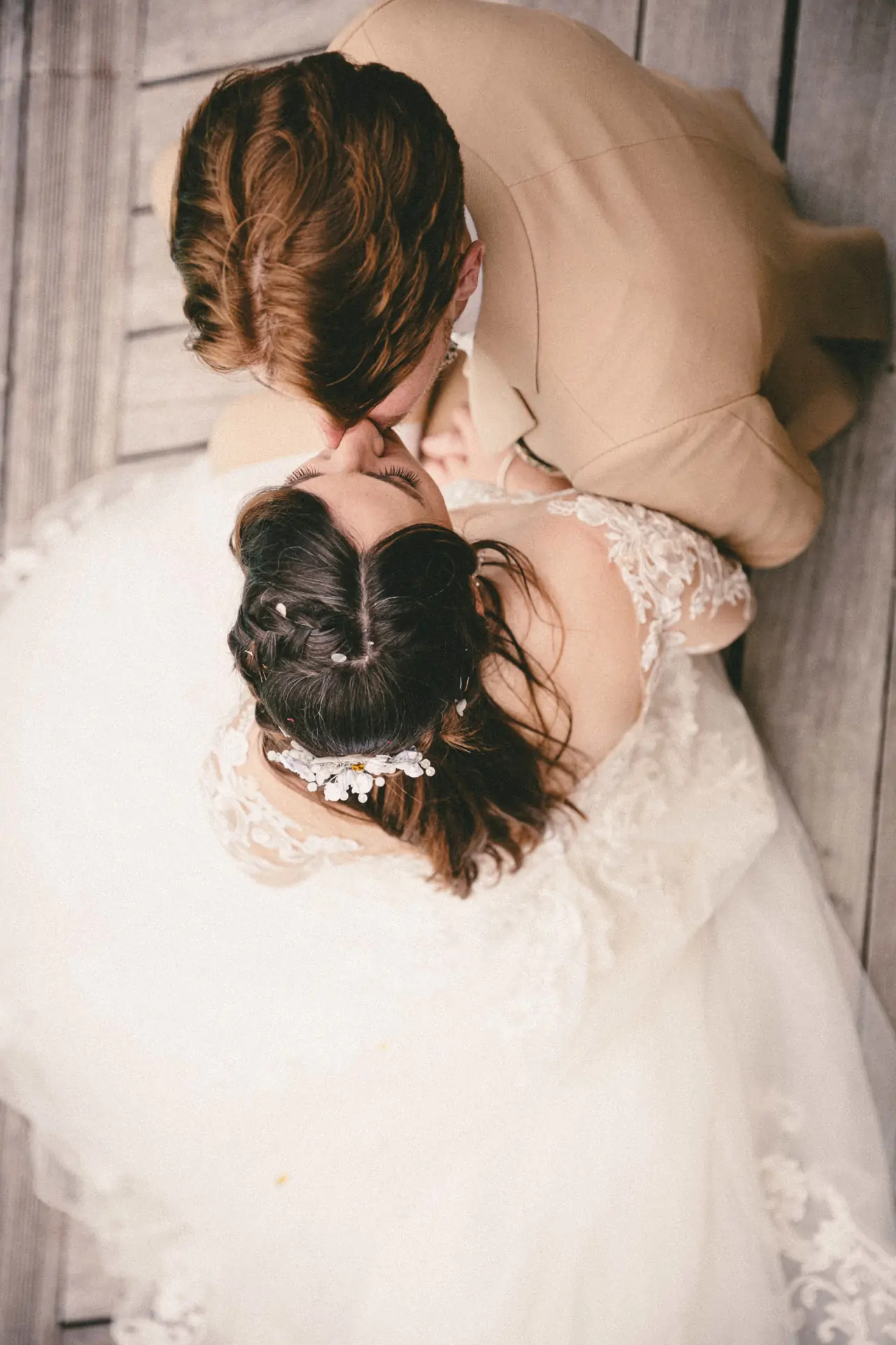 mariage couleur couple maries vue de haut mademoiselle r monsieur p photographe videaste annonay ardeche