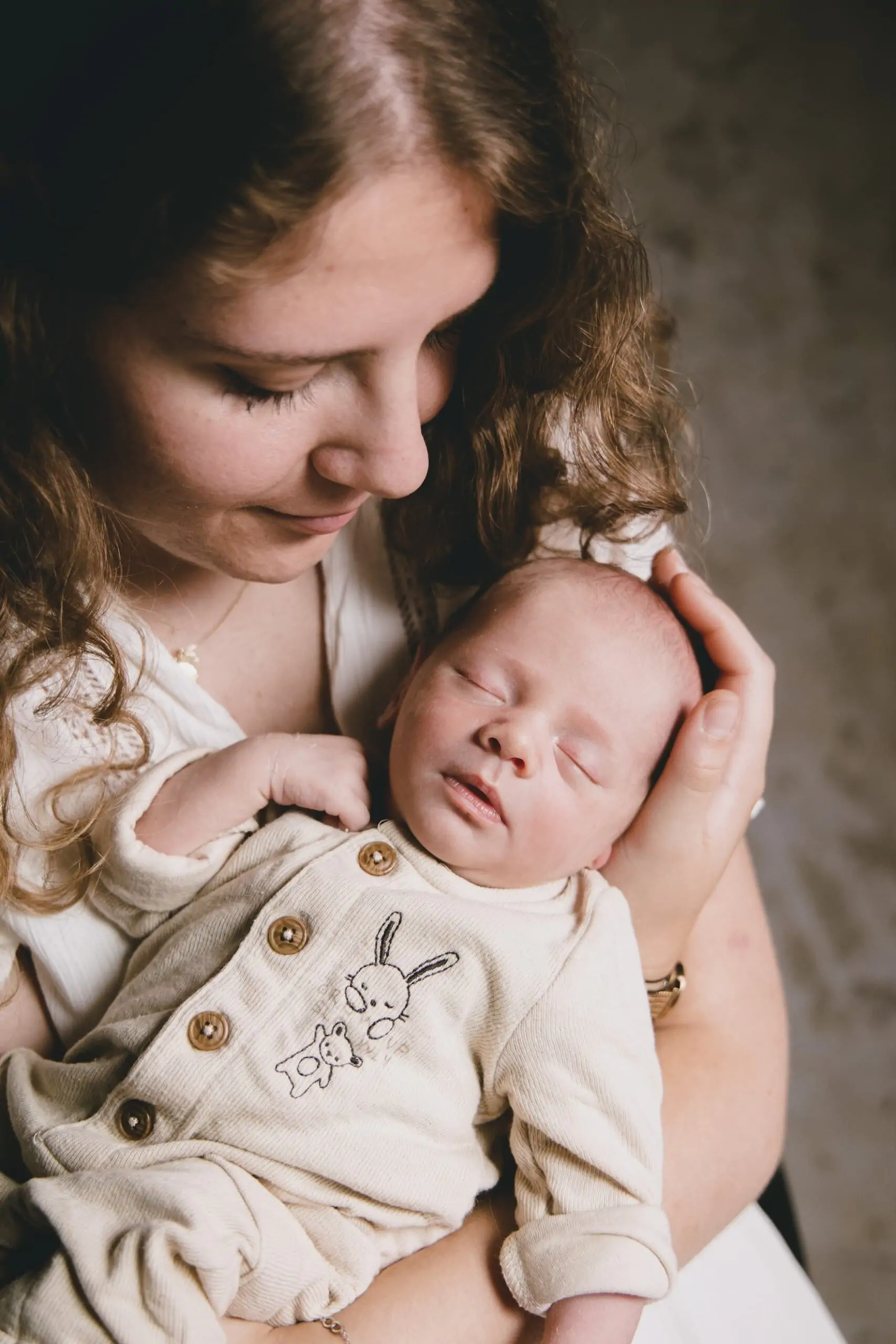 photographe naissance ardeche maraine bebe calin studio mademoiselle r monsieur p